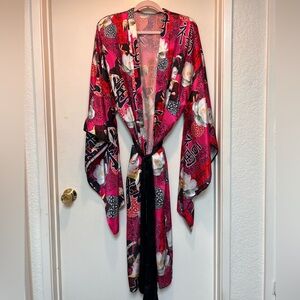 Women’s Vintage pink Kimono!! Beautiful!